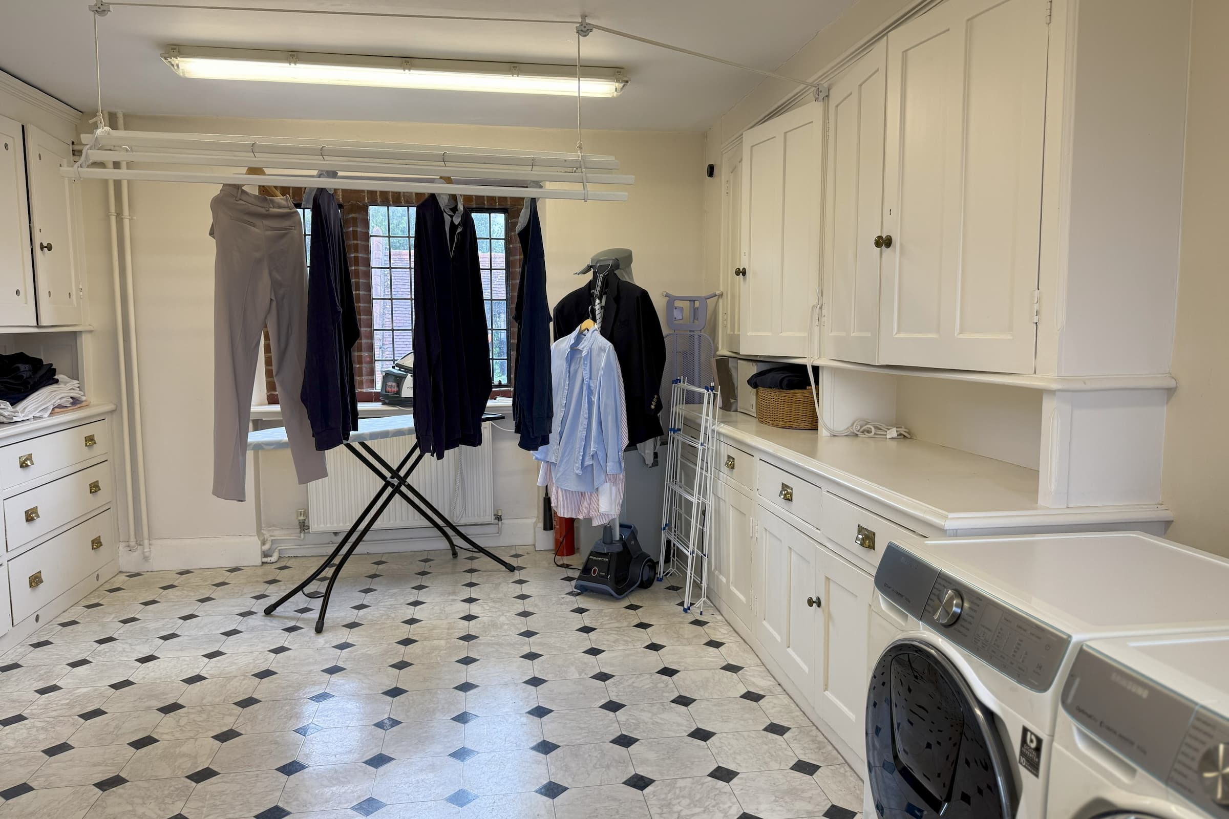 Professional laundry facilities for complete fabric care